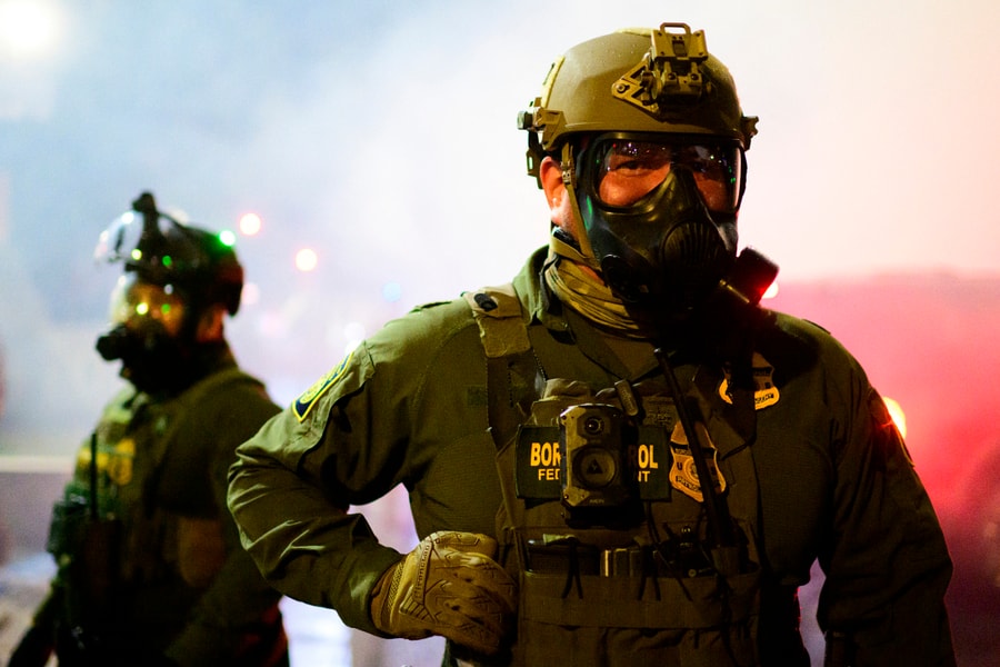 Tân binh lực lượng truy quét nhập cư Mỹ 'hụt hơi' với kiểm tra thể lực