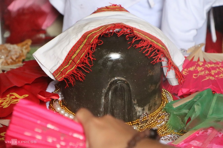 Lễ tắm rửa Linga - Yoni trong tháp cổ người Chăm