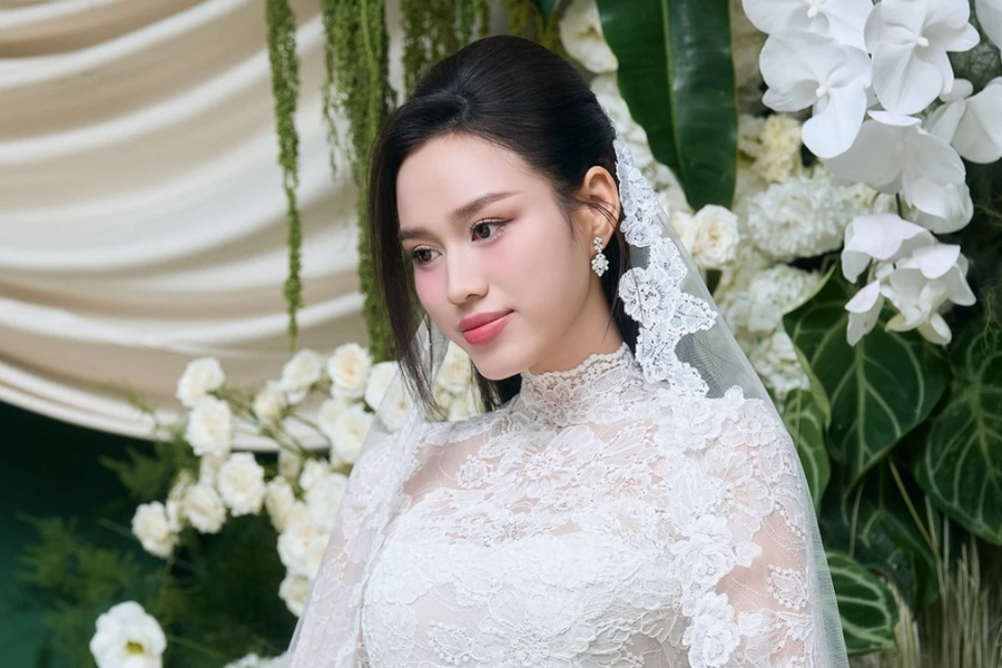 Hoa hậu Đỗ Thị Hà lên xe hoa về nhà chồng