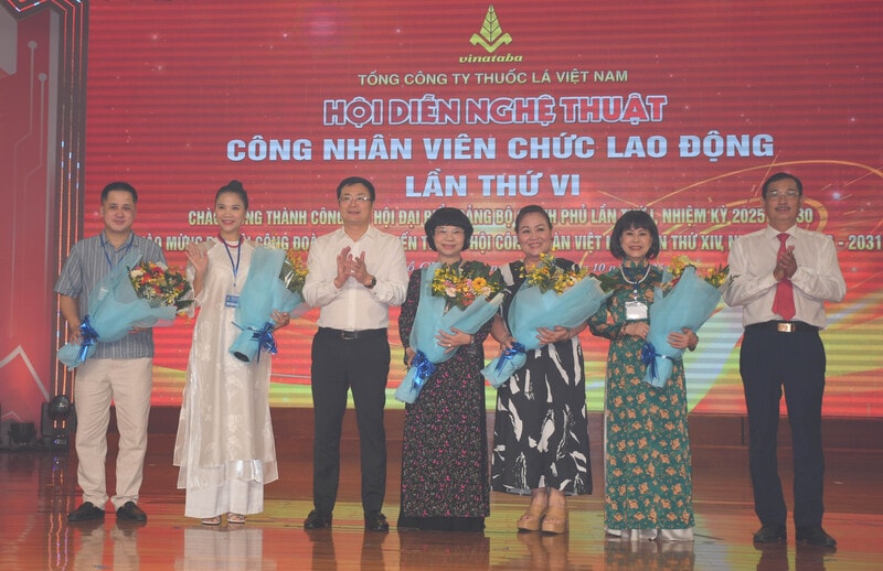 Hơn 400 diễn viên tranh tài Hội diễn nghệ thuật quần chúng Vinataba