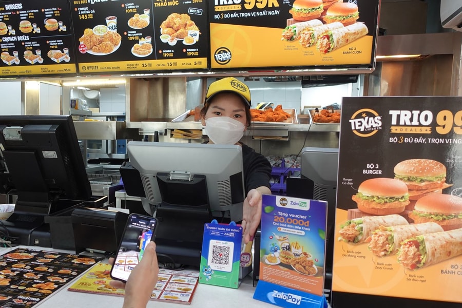 Khi người Việt ‘chạm’ vào nền kinh tế không tiền mặt