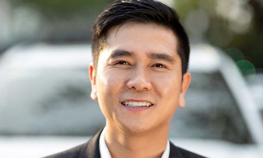 Hồ Hoài Anh tham gia show ủng hộ dân vùng bão lũ