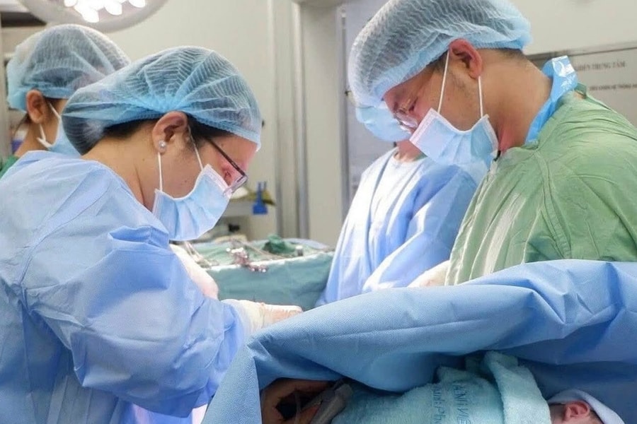 Ngừng tim do sốc phản vệ sau sinh