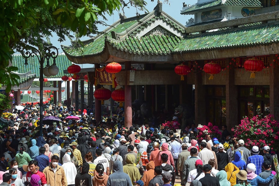 An Giang bỏ trạm thu phí 'bao vây' Miếu Bà Chúa Xứ