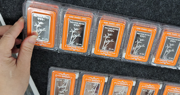 Giá bạc hôm nay 22-10: Đến lượt người "đu đỉnh" bạc lỗ nặng
