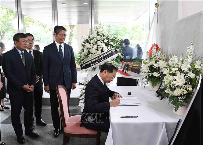 Điện chia buồn nguyên Thủ tướng Nhật Bản Murayama Tomiichi từ trần