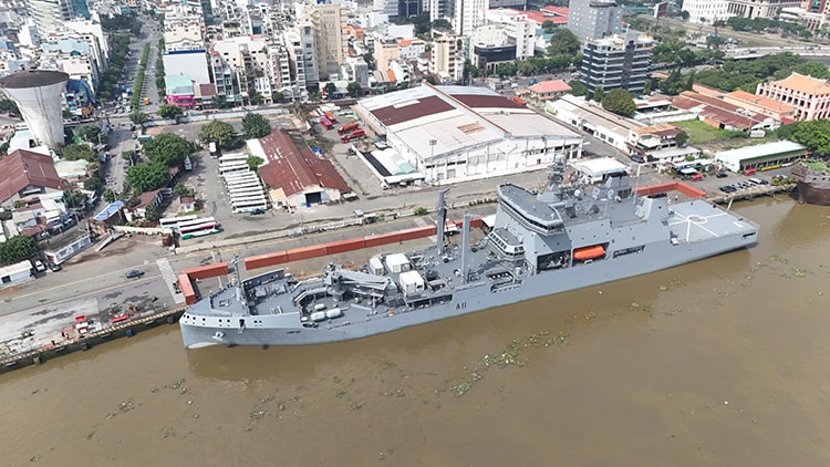 Tàu HMNZS AOTEAROA của Hải quân New Zealand thăm xã giao TP Hồ Chí Minh