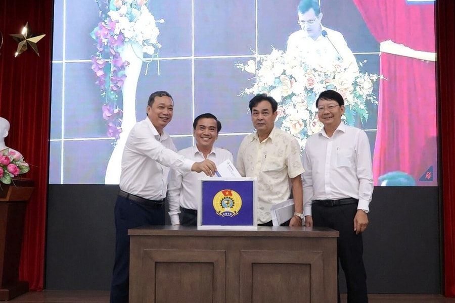 EVNSPC ủng hộ gần 10 tỷ cho vùng lũ và nhân dân Cuba