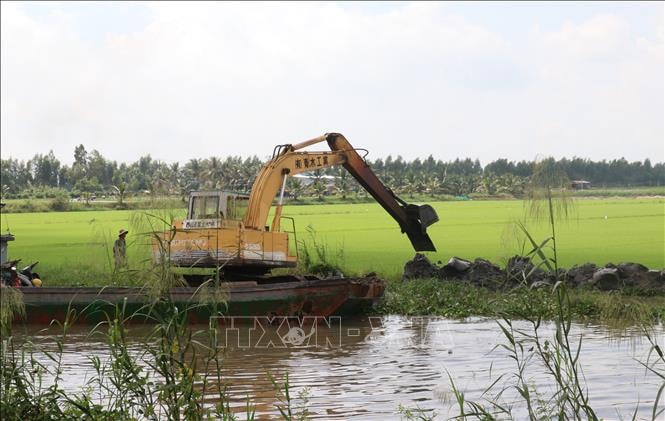 Tây Ninh khẩn trương gia cố 110 km đê xung yếu, bảo vệ sản xuất
