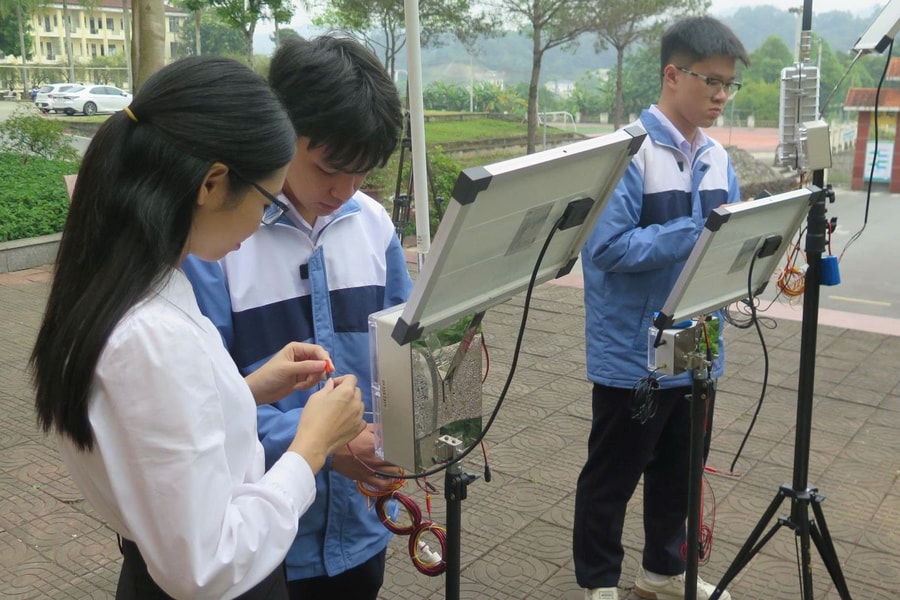 Khi học sinh nghiên cứu ứng dụng khoa học phòng chống thiên tai