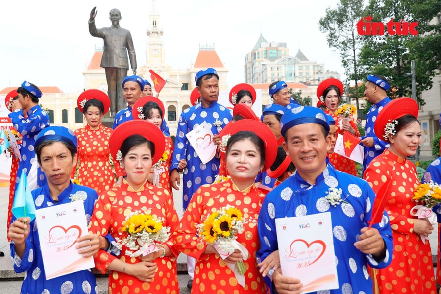 50 cặp đôi thanh niên công nhân tham dự ‘Lễ cưới tập thể 2025’