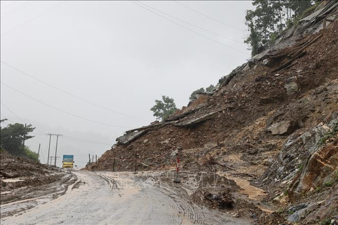 Ẩn họa chết người trên tuyến Quốc lộ 14E