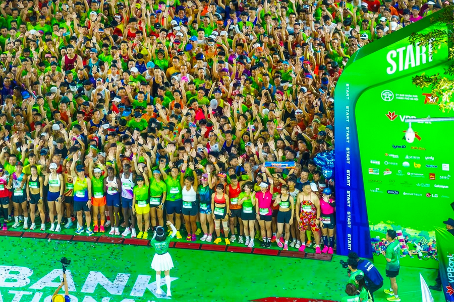 Hơn 11.000 VĐV tham dự giải chạy VPBank Hanoi International Marathon 2025