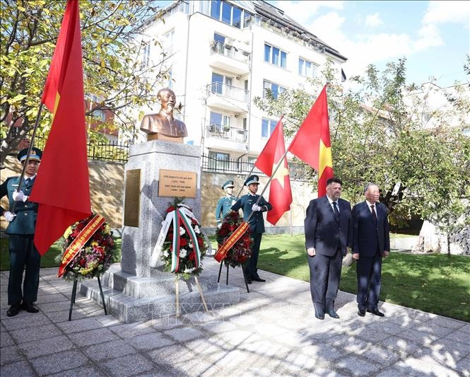 Khánh thành Tượng Chủ tịch Hồ Chí Minh tại Bulgaria