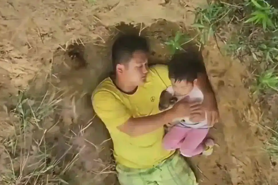 Cuộc đời mới của cô bé nằm dưới mộ để 'làm quen với cái chết'