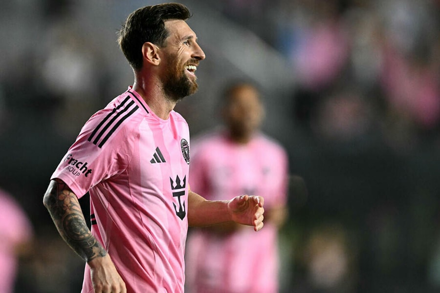 Messi ghi 7 bàn trong ba trận