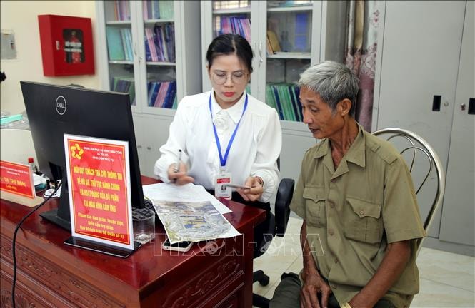 Tinh gọn bộ máy: Đẩy mạnh kết nối, chia sẻ dữ liệu, cải cách hành chính