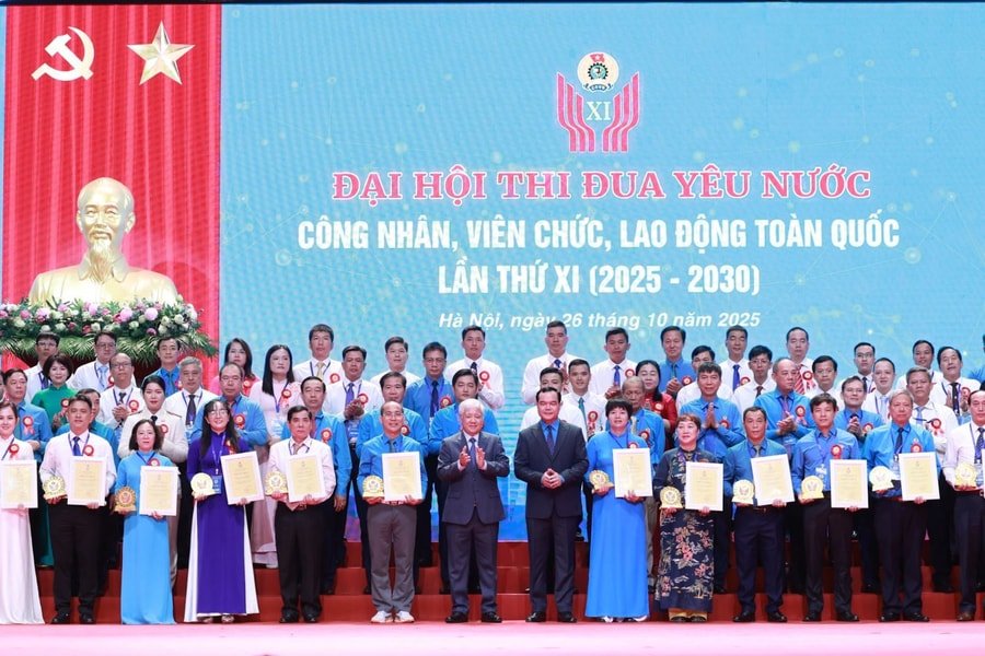 Đại hội Thi đua yêu nước công nhân, viên chức, lao động toàn quốc lần thứ 11
