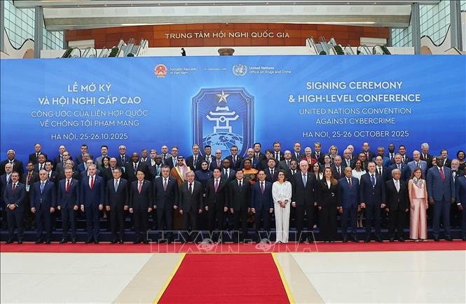 Nổi bật tuần qua: Lễ mở ký công ước Liên hợp Quốc về chống tội phạm mạng; Giá vàng giảm sau chuỗi 9 tuần tăng liên tiếp