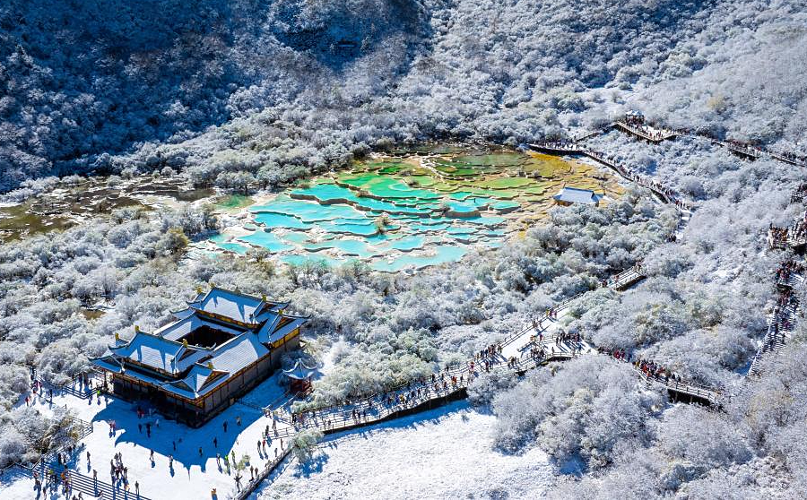 Tuyết rơi giữa mùa thu ở Trung Quốc