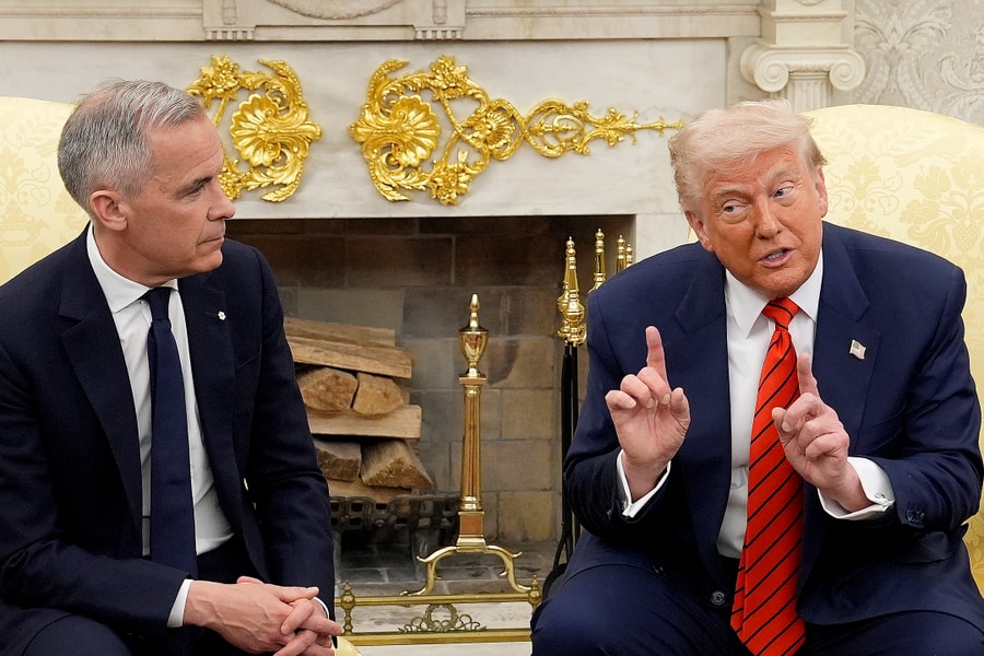 Ông Trump tăng thuế thêm 10% với hàng hóa Canada