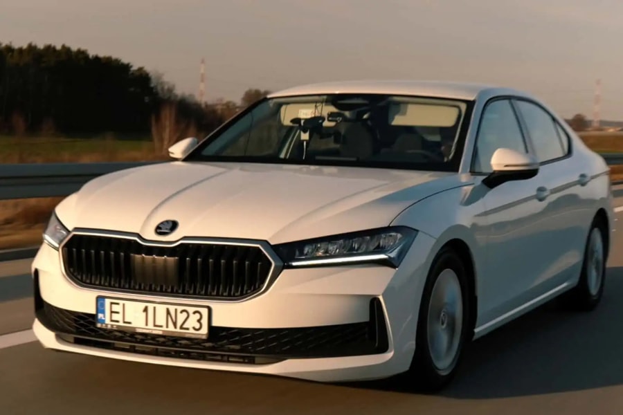 Xe Skoda lập kỷ lục quãng đường hơn 2.800 km với một bình dầu