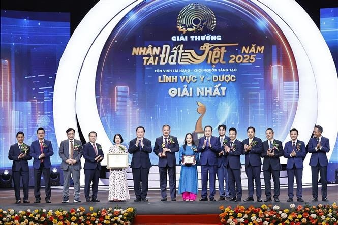 Lễ trao Giải thưởng Nhân tài Đất Việt 2025: Tôn vinh công nghệ kiến tạo