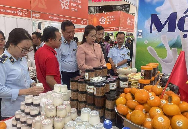 Tăng cường kiểm soát chất lượng hàng hóa tại Hội chợ Mùa Thu lần thứ nhất - 2025