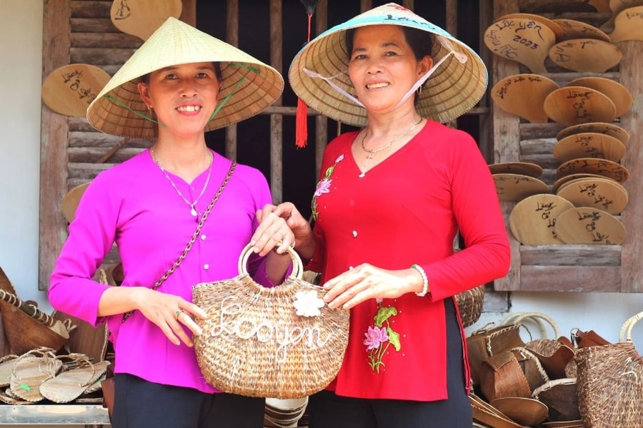 Biến thứ bỏ đi thành sản phẩm tinh xảo để "xuất ngoại"