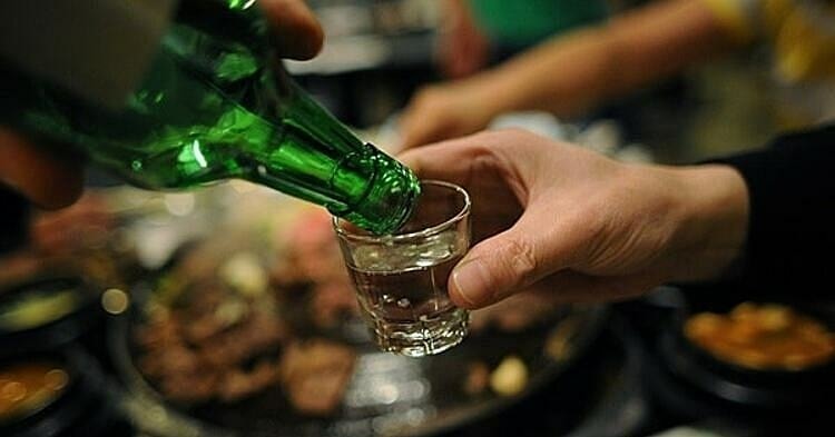 Hôn mê sau uống vài chén rượu