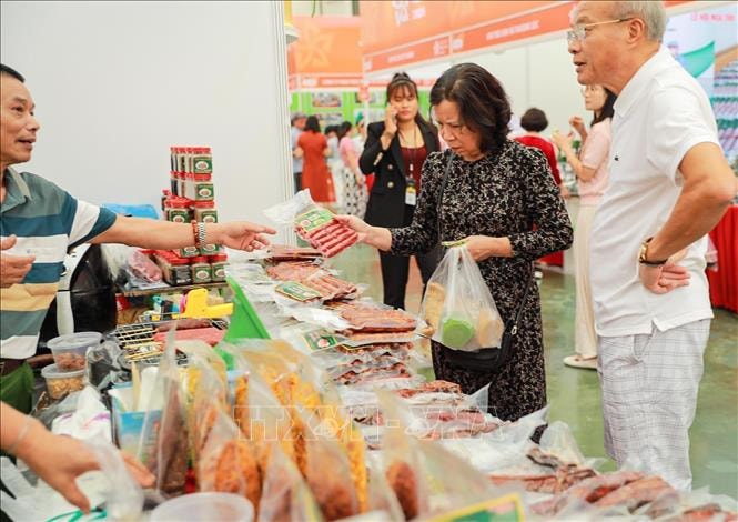 Hội chợ Mùa Thu 2025: Giảm giá 'khủng' đánh thức mùa mua sắm