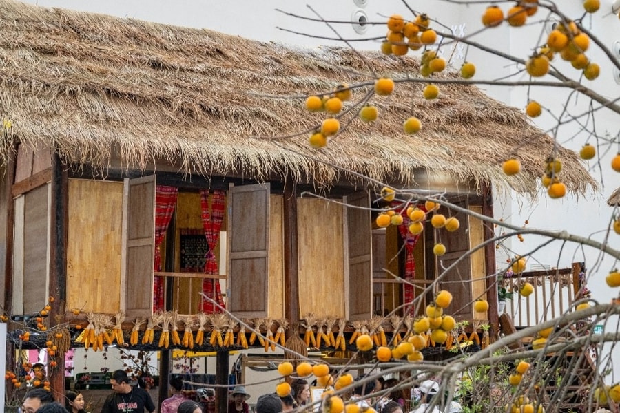 Sắc màu Tây Bắc nổi bật giữa không gian Hội chợ Mùa Thu