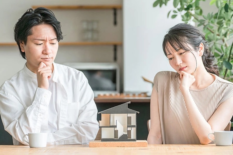 Nhờ bố chồng trông thợ xây, một tuần sau tôi tá hoả khi đến xem nhà