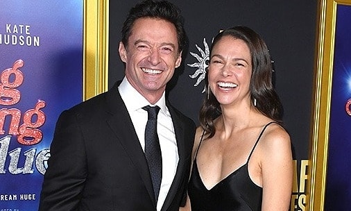 Hugh Jackman và bạn gái lần đầu đi thảm đỏ