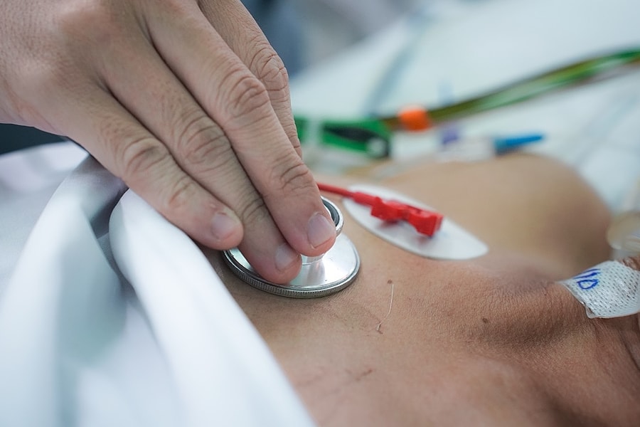 Sống sót sau hội chứng 'trái tim tan vỡ' trên bàn mổ