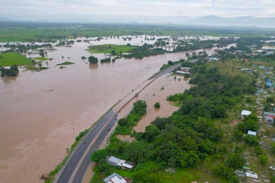 Quốc lộ 1 qua Lâm Đồng tê liệt do lũ