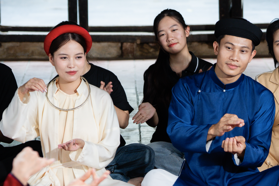 Vợ chồng anh Tạ 'Mưa đỏ' kể chuyện tình đất Tổ trong MV 'Hẹn hò Phú Thọ'