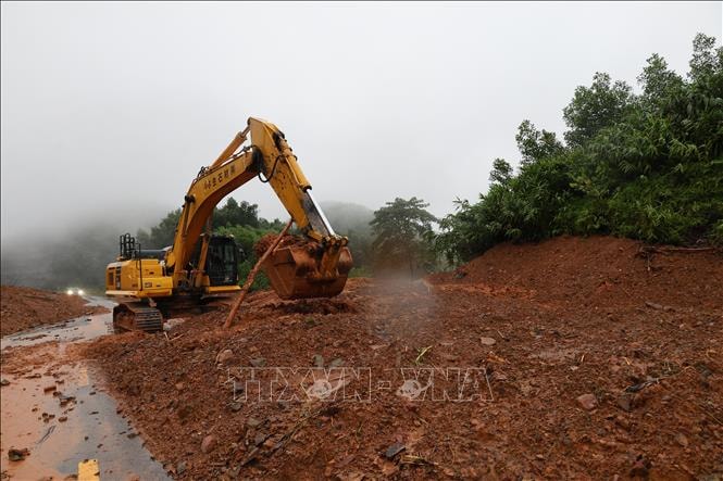 Huế kiến nghị hỗ trợ 1.800 tỷ đồng cho các công trình xung yếu khẩn cấp