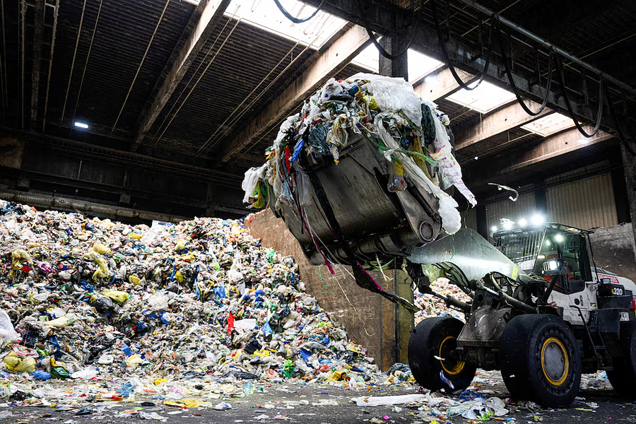 Ngành tái chế nhựa châu Âu lo nguy cơ sụp đổ