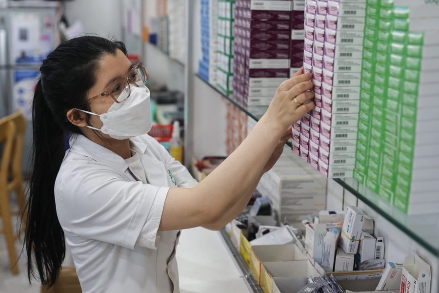 Uống thuốc gì chữa zona thần kinh?