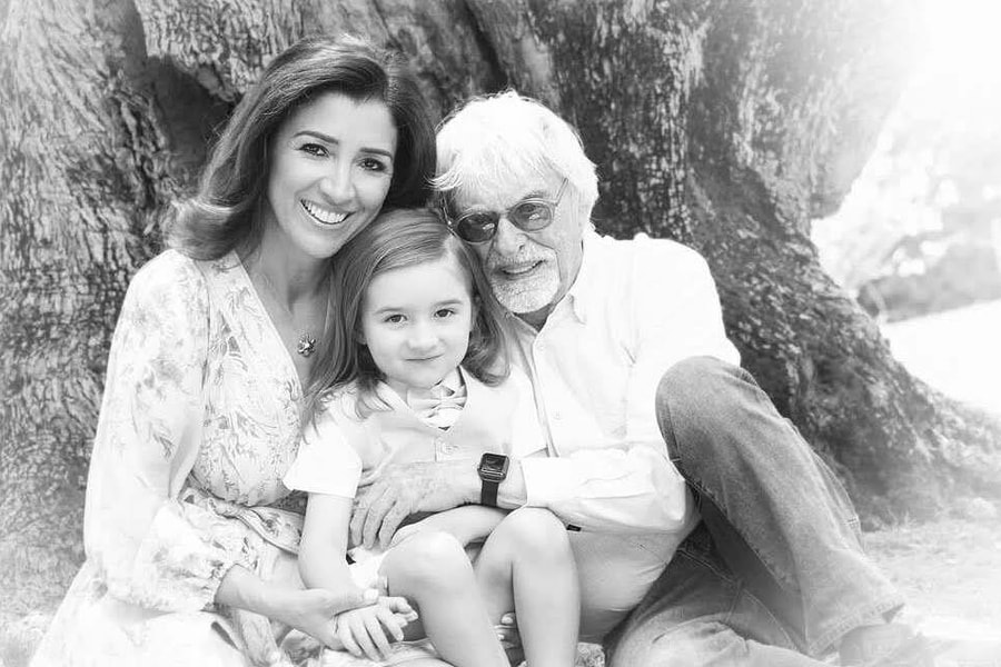 Ông trùm F1 95 tuổi và cuộc sống yên bình bên con trai 5 tuổi