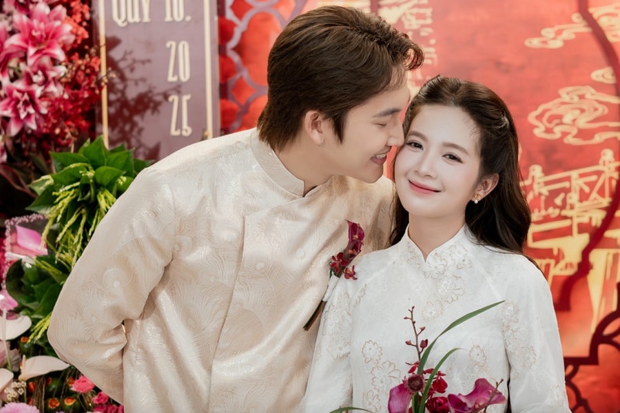 Lễ ăn hỏi của diễn viên Đình Tú và mỹ nhân phim giờ vàng VTV