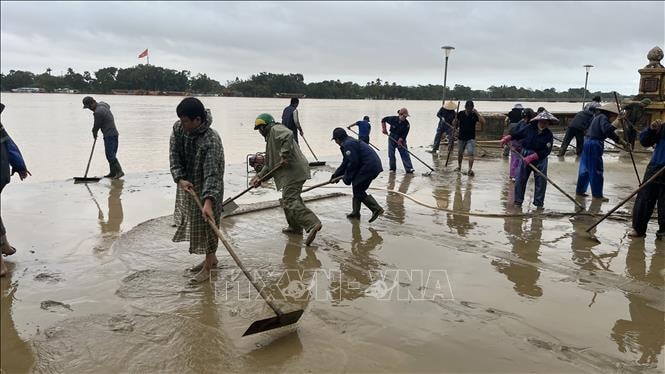 Huế huy động tổng lực lượng khắc phục hậu quả sau mưa lũ
