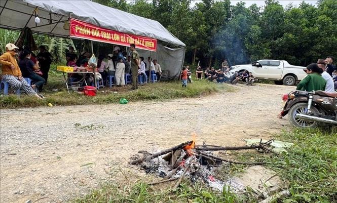 Bức xúc vì gần một nghìn con lợn sữa chết cháy không tiêu hủy kịp thời gây ô nhiễm