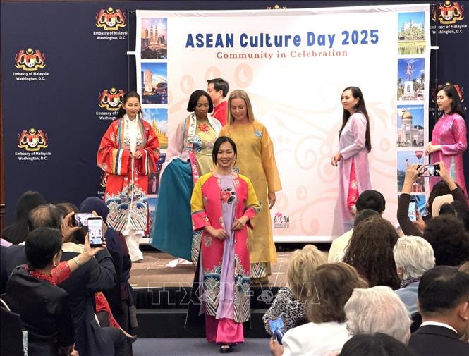 Ngày Văn hóa ASEAN 2025 - Cộng đồng cùng chung niềm vui lễ hội