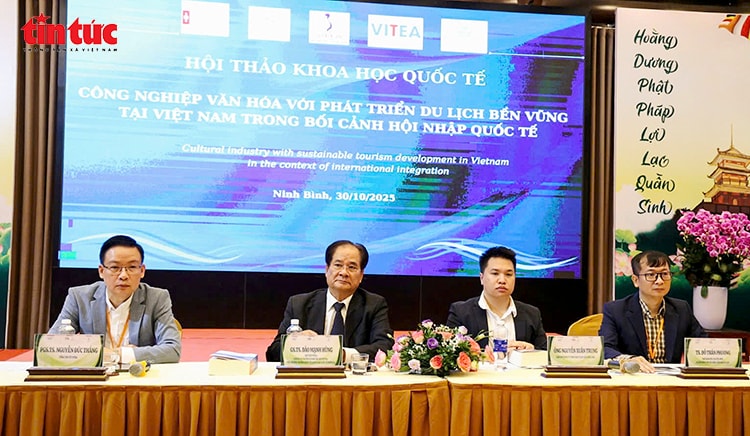 Phát triển công nghiệp văn hoá gắn với du lịch - tạo giá trị gia tăng cho điểm đến Việt Nam