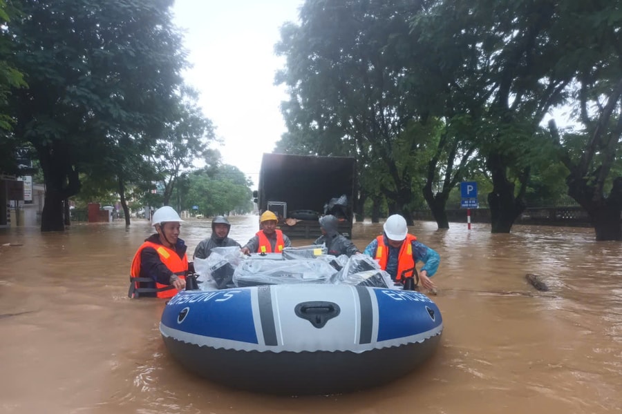 Sóng Viettel tại Huế và Đà Nẵng duy trì ổn định trong lũ dữ