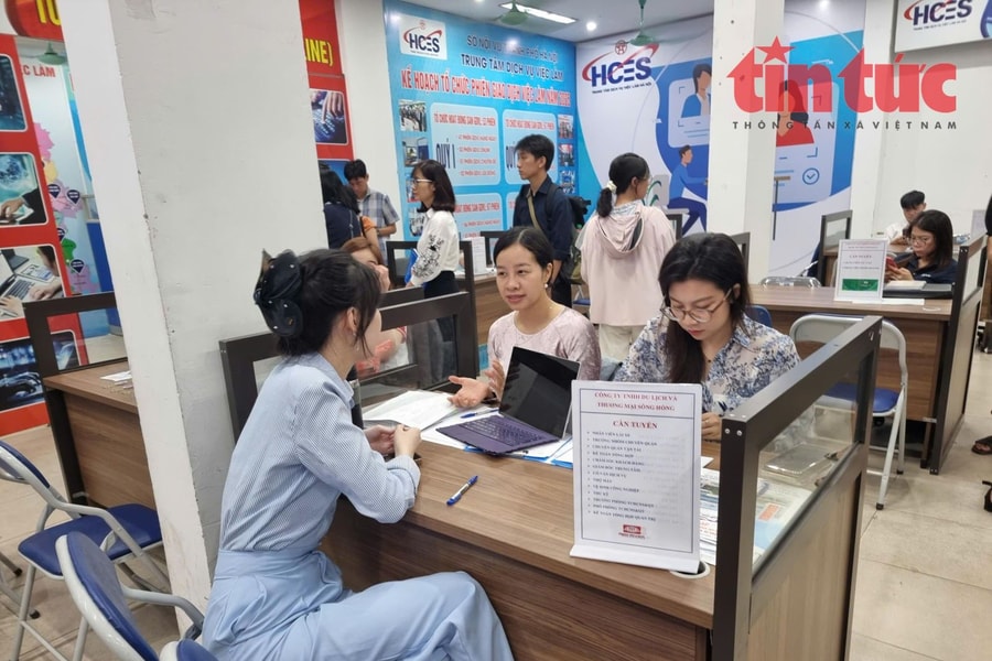 Tỷ lệ đóng bảo hiểm xã hội của doanh nghiệp và người lao động năm 2025 là bao nhiêu?