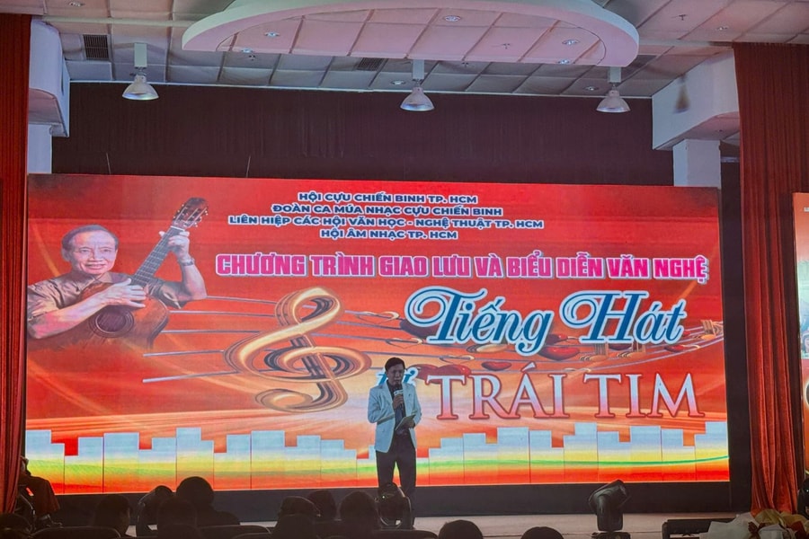 'Tiếng hát từ trái tim' - dấu ấn 33 năm hành trình nghệ thuật của những người lính cụ Hồ