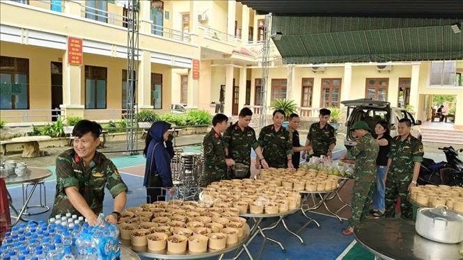 Huy động nguồn lực xã hội hỗ trợ người dân vùng lũ Đà Nẵng